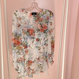 Floral low to high blouse, New 🤍